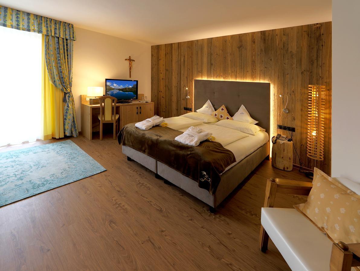 Hotel Kristall Falzes Esterno foto