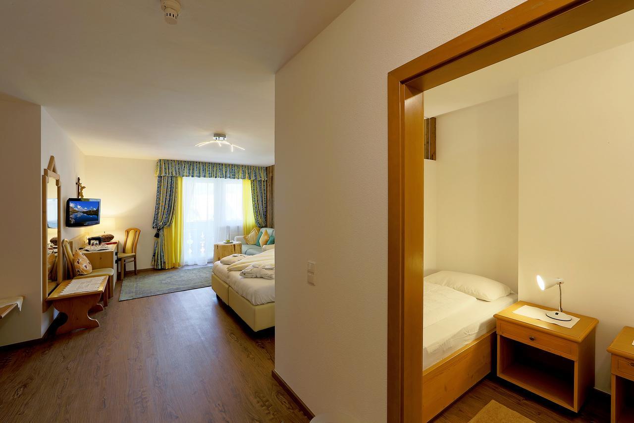 Hotel Kristall Falzes Esterno foto