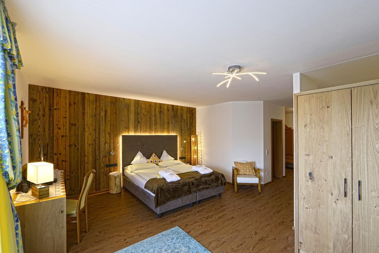 Hotel Kristall Falzes Esterno foto