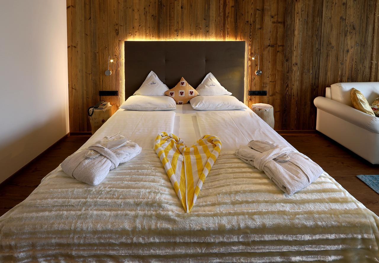 Hotel Kristall Falzes Esterno foto