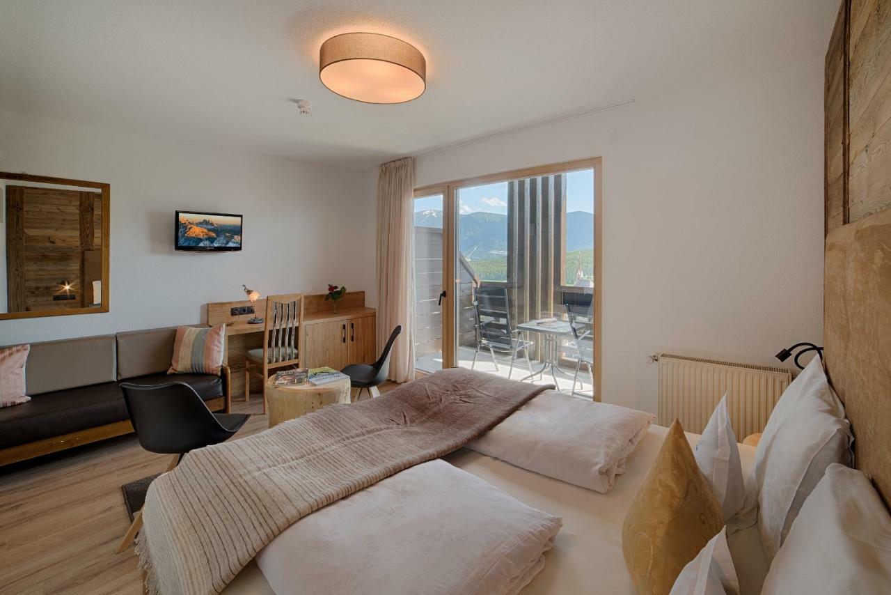 Hotel Kristall Falzes Esterno foto