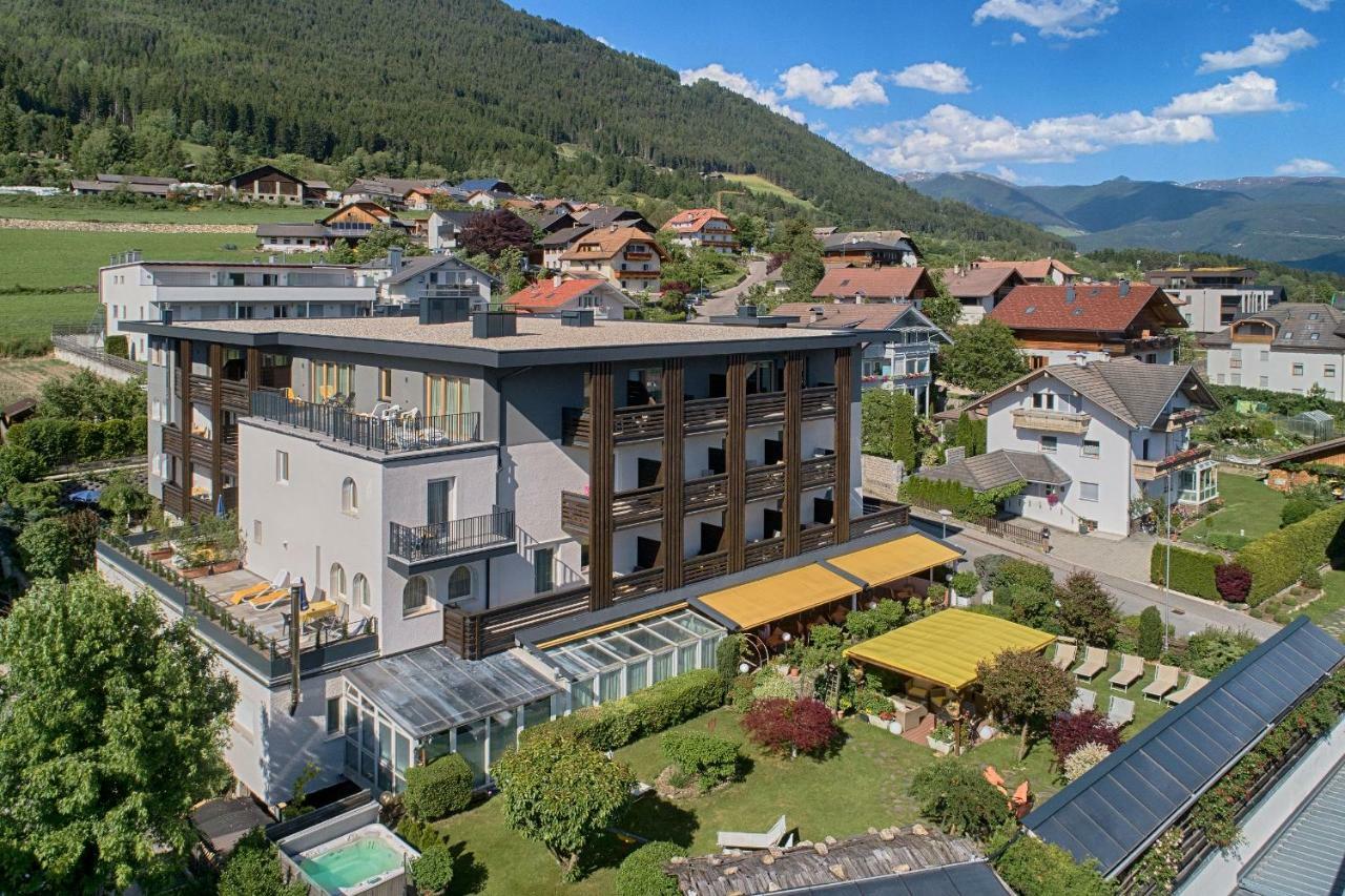 Hotel Kristall Falzes Esterno foto
